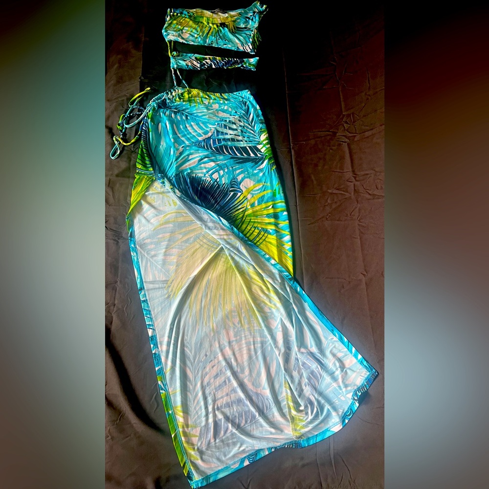 Shop17 Blue and Green Tropical Set